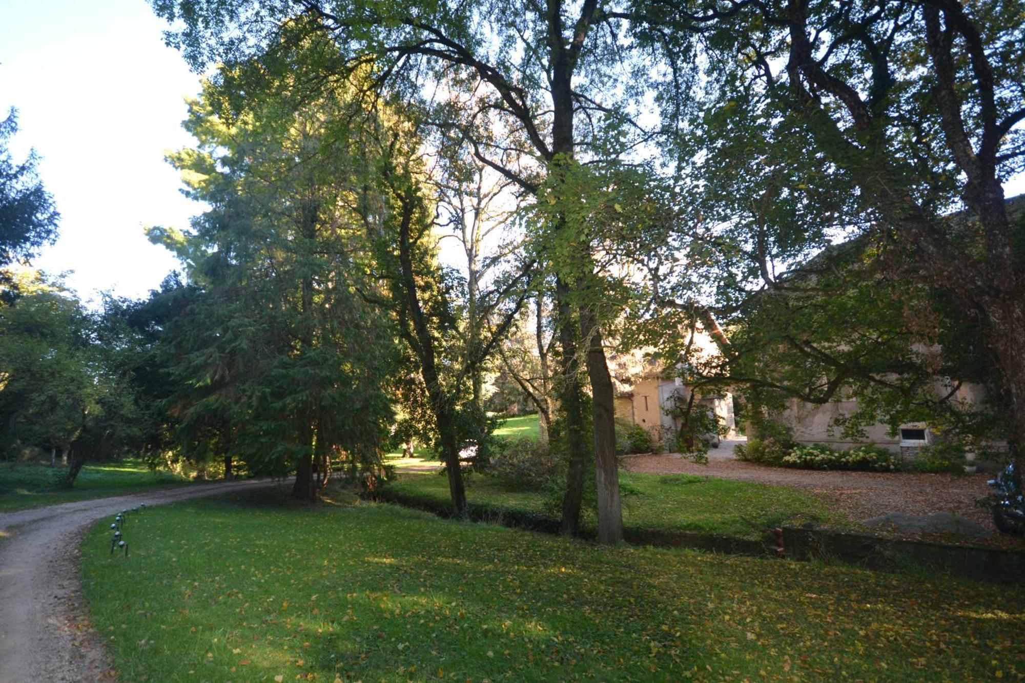 Bed and Breakfast Le Domaine De Moroges Exterior foto